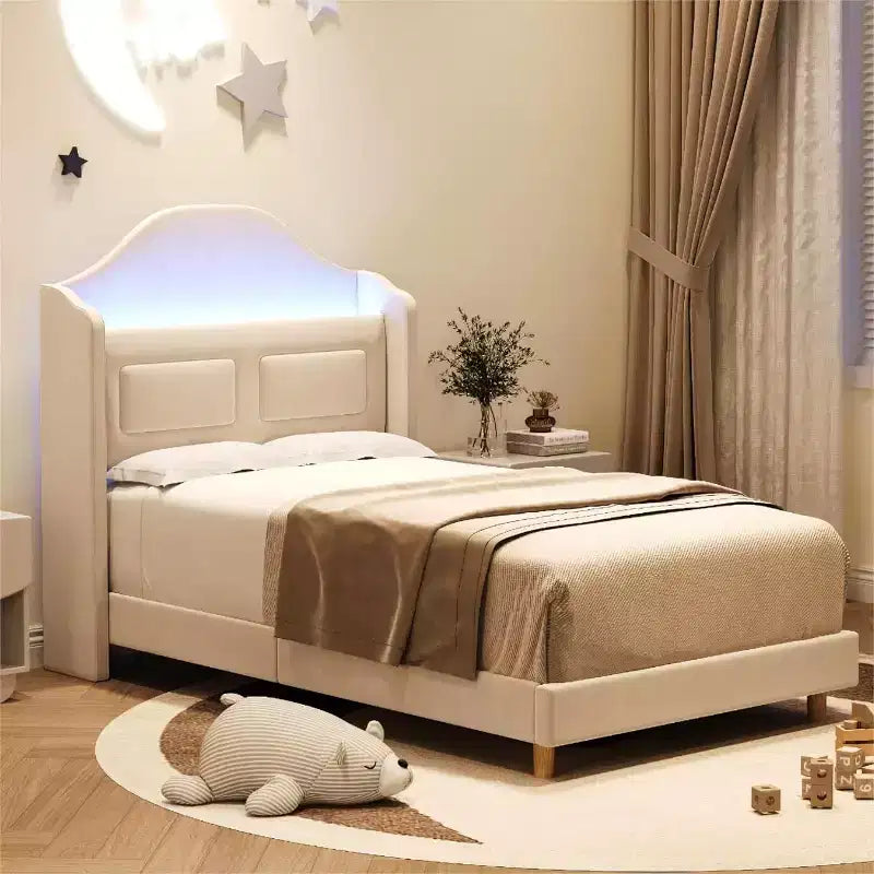 Lit plateforme double en métal avec revêtement en velours, tête de lit à oreilles et lumières LED