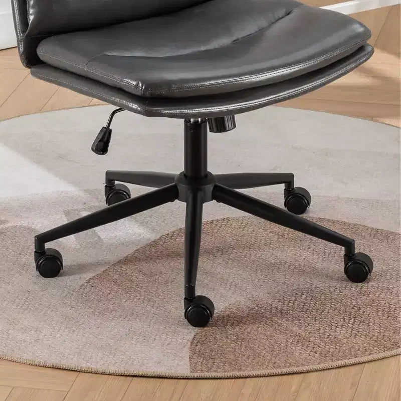 Chaise de bureau pivotante sans accoudoirs en similicuir et cadre en métal avec hauteur réglable