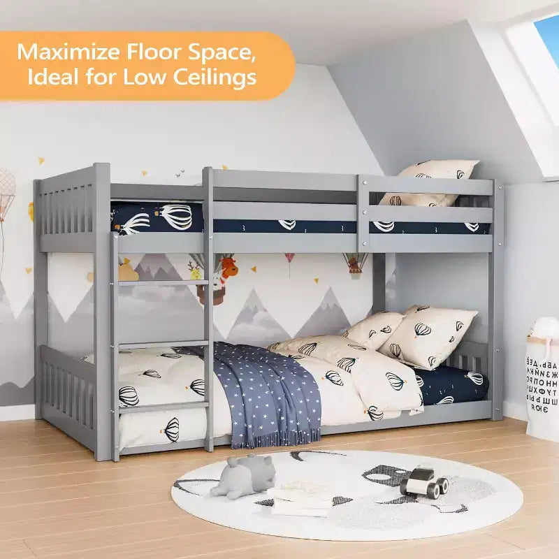 Lit superposé bas en pin, deux lits simples, avec barrières de sécurité et échelle 79"L x 42"W x 47"H